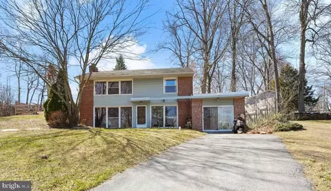 700 Meadowwood Ln, Media, PA 19063