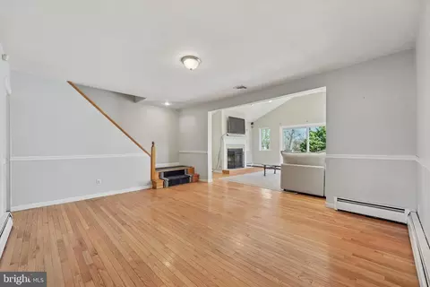 Living - 13 Devonwood Rd, Wayne, PA 19087 photo 2 of 7