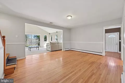 Living - 13 Devonwood Rd, Wayne, PA 19087 photo 3 of 7