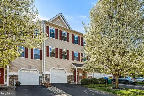 107 Julianna Way, Aston, PA 19014