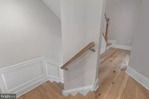 Entry Way - 206 N Aberdeen Ave UNIT B, Wayne, PA 19087 photo 8 of 11
