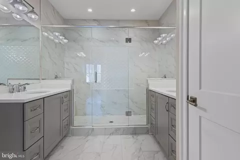 Bath - 206 N Aberdeen Ave UNIT B, Wayne, PA 19087 photo 1 of 2