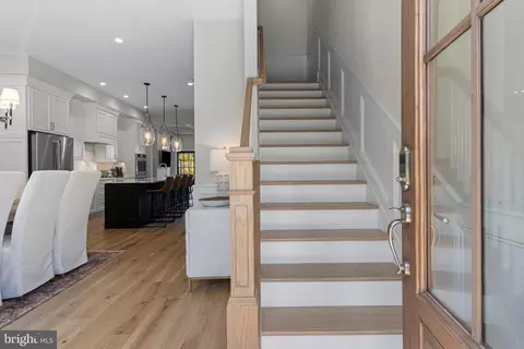 Entry Way - 206 N Aberdeen Ave UNIT B, Wayne, PA 19087 photo 1 of 11