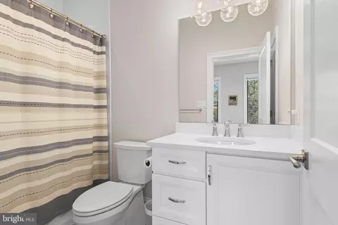 Bath - 206 N Aberdeen Ave UNIT B, Wayne, PA 19087 photo 2 of 2