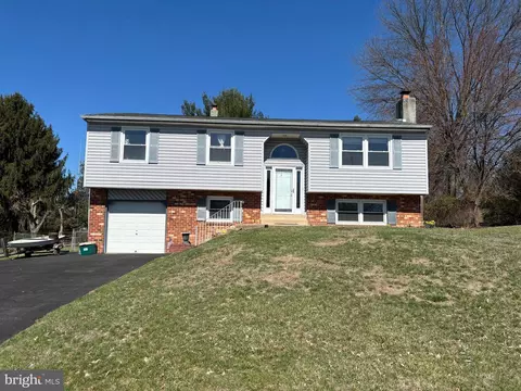 608 Haudie Ann Rd, Boothwyn, PA 19061