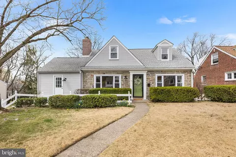 124 Golf Hills Rd, Havertown, PA 19083