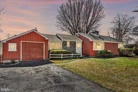 521 Hilldale, Broomall, PA 19008