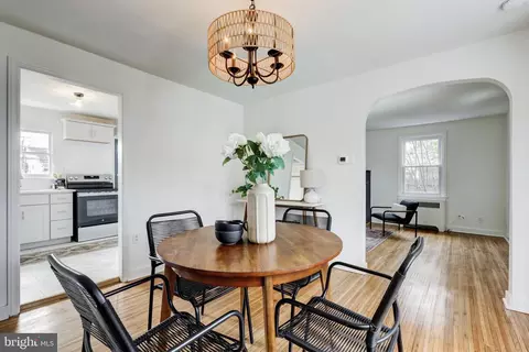 Dining - 2316 Franklin Ave, Secane, PA 19018 photo 1 of 3