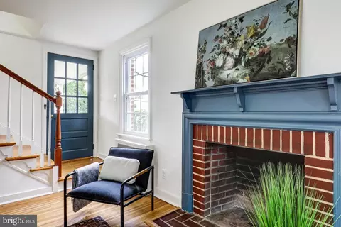 Entry Way - 2316 Franklin Ave, Secane, PA 19018 photo 1 of 3