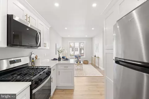 Entry Way - 49 Spruce St, Marcus Hook, PA 19061 photo 2 of 8