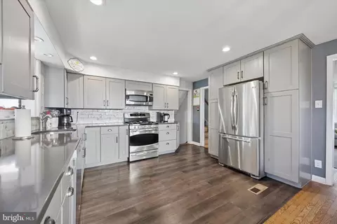Entry Way - 711 Rhoads Dr, Springfield, PA 19064 photo 1 of 1