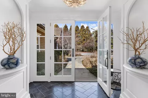 Entry Way - 720 Brooke Rd, Wayne, PA 19087 photo 1 of 7