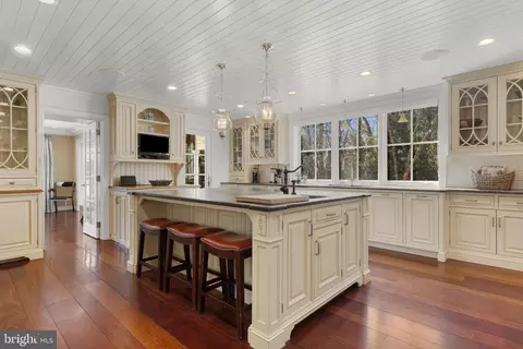 Kitchen - 720 Brooke Rd, Wayne, PA 19087 photo 3 of 4