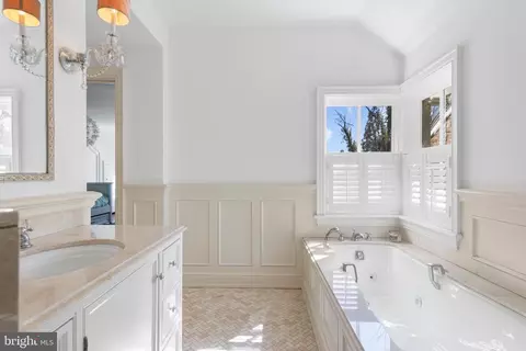 Bath - 720 Brooke Rd, Wayne, PA 19087 photo 3 of 3