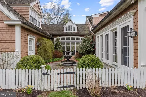 Exterior - 720 Brooke Rd, Wayne, PA 19087 photo 15 of 17