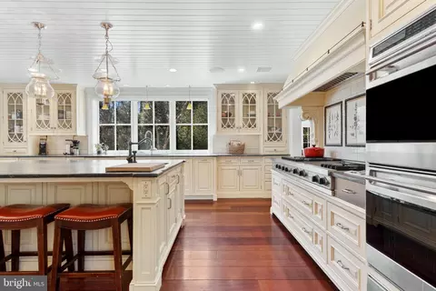 Kitchen - 720 Brooke Rd, Wayne, PA 19087 photo 2 of 4