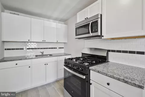 109 Weymouth Rd, Darby, PA 19023