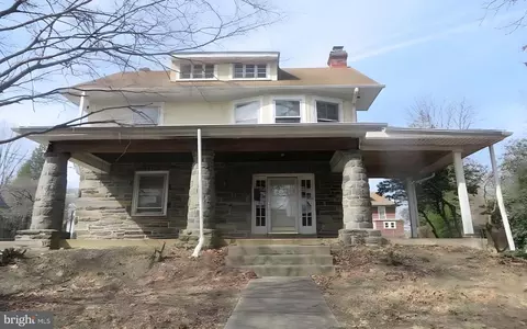 22 S Linden Ave, Darby, PA 19082