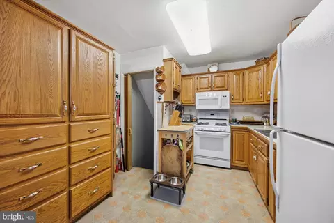 Entry Way - 2620 Mill Rd, Ogden, PA 19061 photo 1 of 1