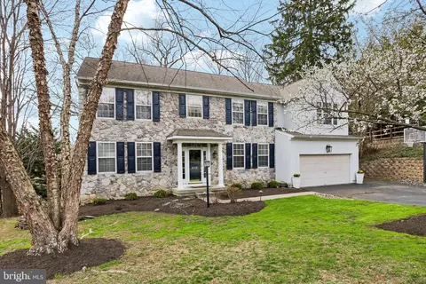 909 W Daffodill Ln, Media, PA 19063