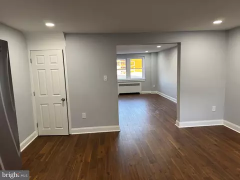 Living - 126 Richfield Rd, Darby, PA 19082 photo 4 of 4