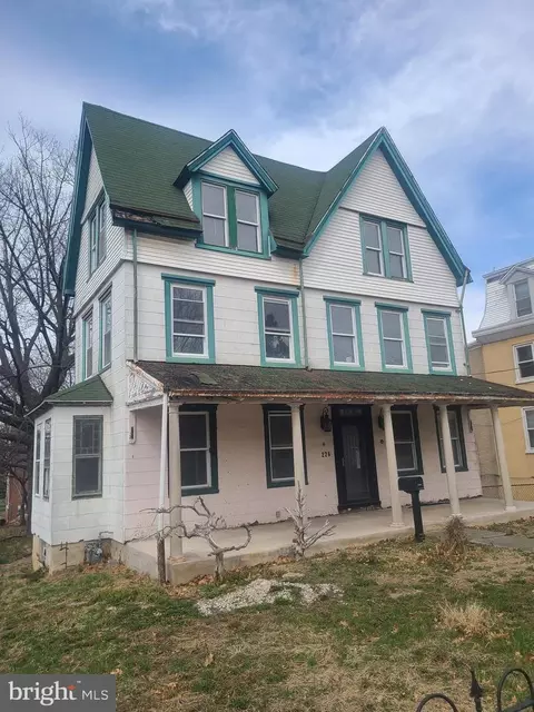 226 S 4th St, Darby, PA 19023