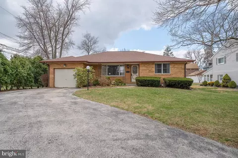 819 Rose Ave, Morton, PA 19070