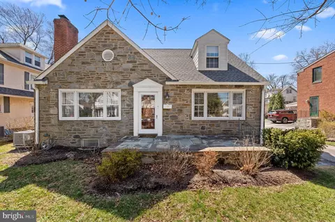 2704 W Darby Rd, Havertown, PA 19083