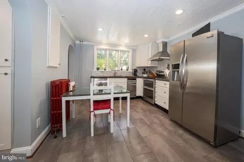 Kitchen - 255 Willow Ave, Wayne, PA 19087 photo 3 of 3