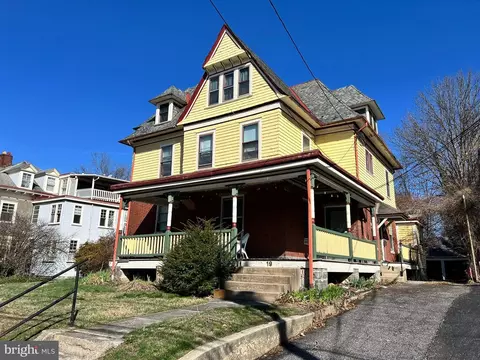 19 W Stewart Ave, Lansdowne, PA 19050