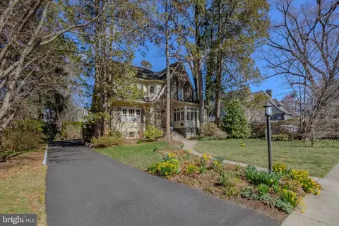 634 Valley View Rd, Ardmore, PA 19003