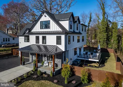 1401 Lawndale Rd, Havertown, PA 19083