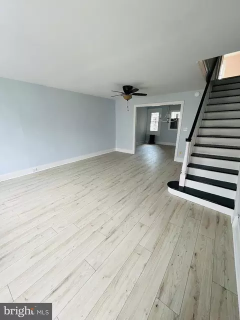 Living - 138 N Cedar Ln, Darby, PA 19082 photo 4 of 8