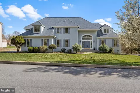 10 Bayberry Dr, Broomall, PA 19008