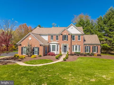 1 Smithfield Dr, Garnet Valley, PA 19060