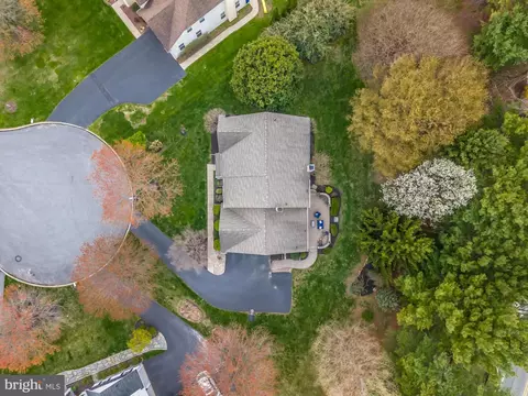 11 Marshall Ct, Glen Mills, PA 19342 photo 2