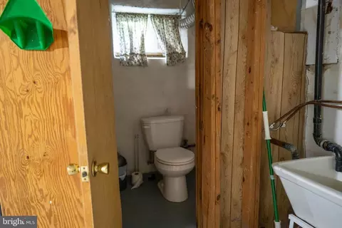 8 Oakley Rd, Darby, PA 19082 photo 20