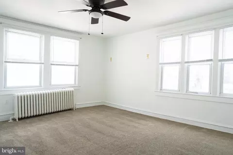 8 Oakley Rd, Darby, PA 19082 photo 10