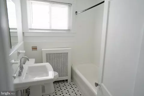 8 Oakley Rd, Darby, PA 19082 photo 14
