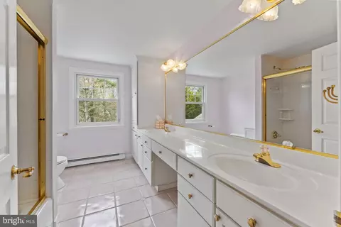 Bath - 444 Louella Ave, Wayne, PA 19087 photo 2 of 2
