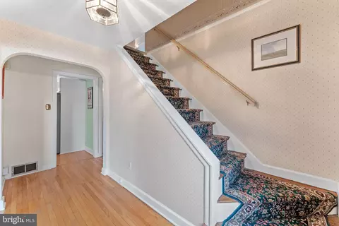 Entry Way - 444 Louella Ave, Wayne, PA 19087 photo 2 of 3