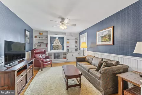 Living - 444 Louella Ave, Wayne, PA 19087 photo 3 of 3