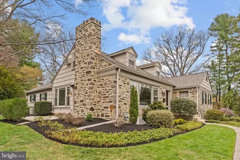 Exterior - 444 Louella Ave, Wayne, PA 19087 photo 3 of 6