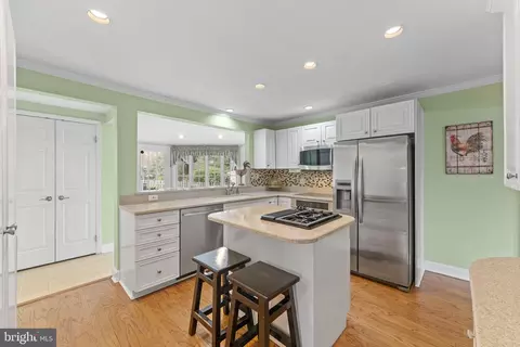 Kitchen - 444 Louella Ave, Wayne, PA 19087 photo 2 of 5
