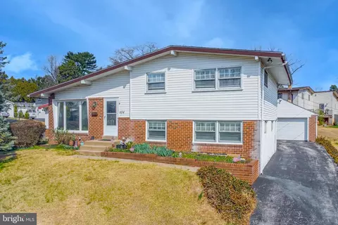604 Warren Blvd, Broomall, PA 19008