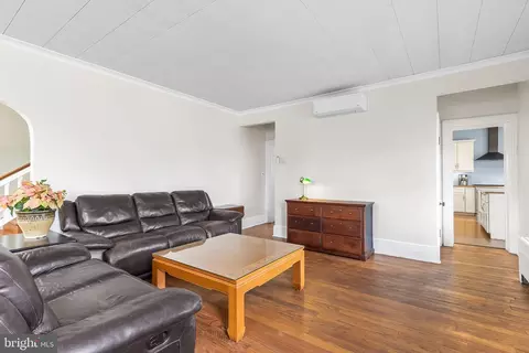 Living - 141 E Third St, Media, PA 19063 photo 2 of 4