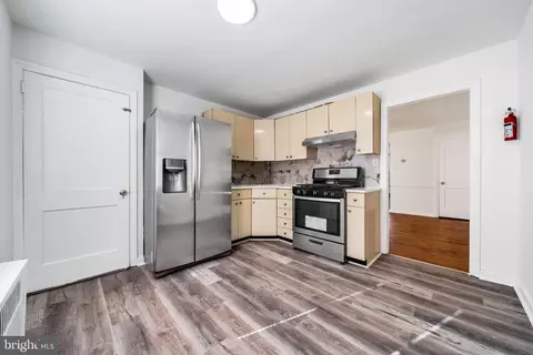 227 Glendale Rd, Darby, PA 19082 photo 8