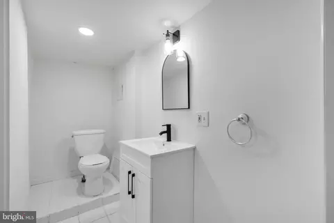 227 Glendale Rd, Darby, PA 19082 photo 24
