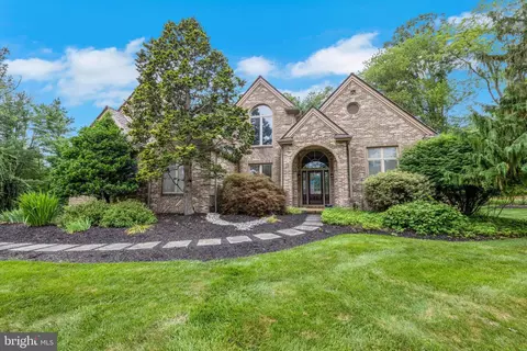 671 N Heilbron Dr, Media, PA 19063