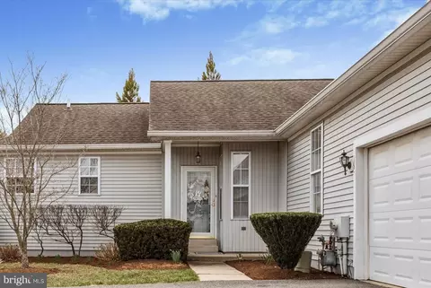 105 Equestrian Pl, Glen Mills, PA 19342
